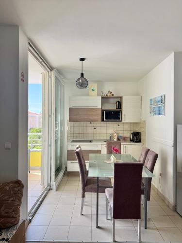 Apartment Danijel with balcony, Novalja
