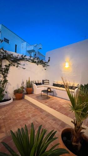 Casa Ana Charming 2BR Apartment in Central Olhão