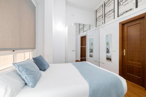 Holidays2Malaga Carreteria 97 Loft High Speed WIFI