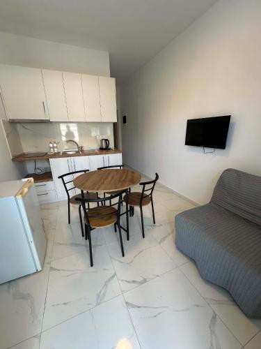 Sunset Apartment B-2