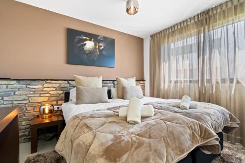 Luxury 3BR Apt - Jacuzzi, Garden and Pool photo 13