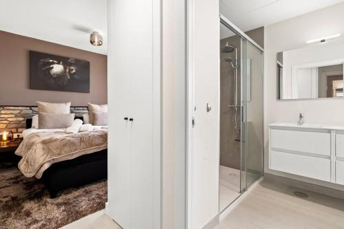Luxury 3BR Apt - Jacuzzi, Garden and Pool photo 15