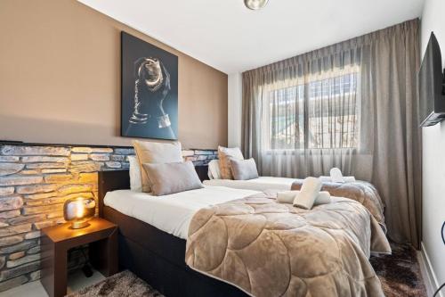 Luxury 3BR Apt - Jacuzzi, Garden and Pool photo 18