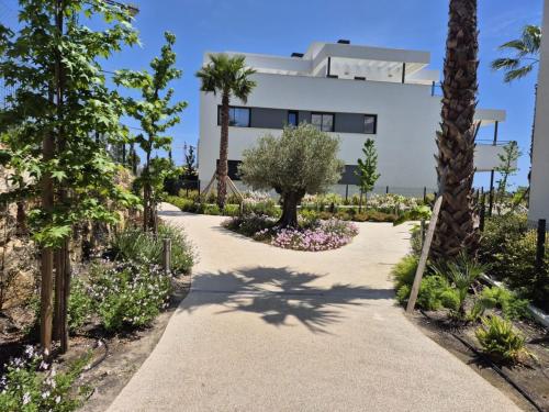 Luxury 3BR Apt - Jacuzzi, Garden and Pool photo 28