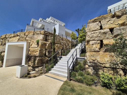 Luxury 3BR Apt - Jacuzzi, Garden and Pool photo 26