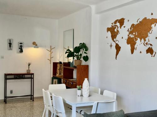 SANM - Renovated 3-Bedroom for 6 on Calle San Miguel - Torremolinos Main Street