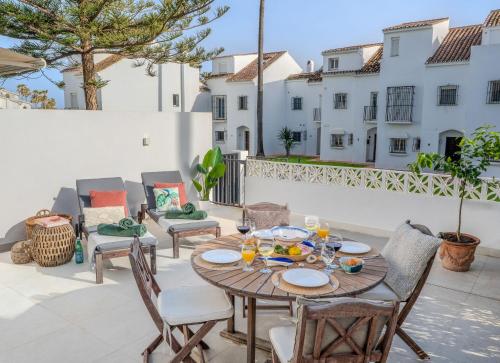 Casabel Beach Villa Playa Alicate Marbella