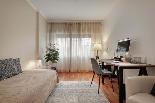 Large 3BR Apartment in Cascais with 2 Balconies