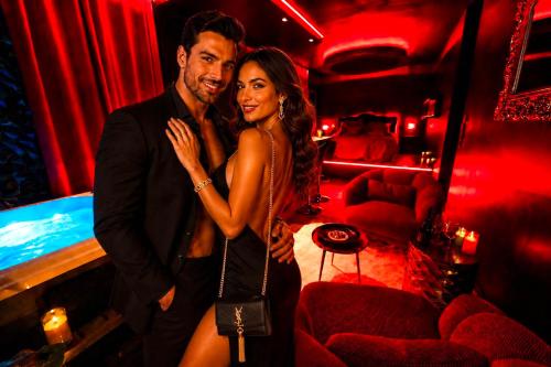 Suite Romantique - Jacuzzi - Love Room photo 10