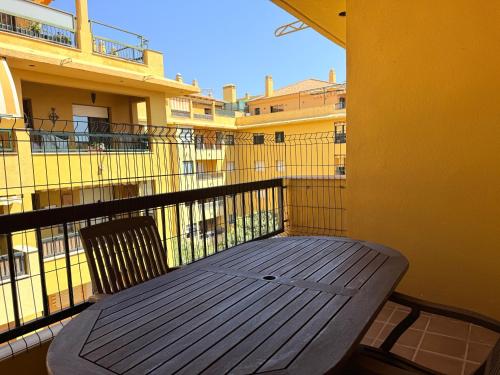 Stylish New Seaview Apartment with Pool