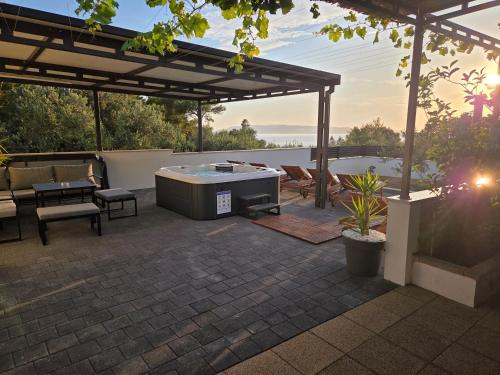 Apartment Marina Sea View & Jacuzzi