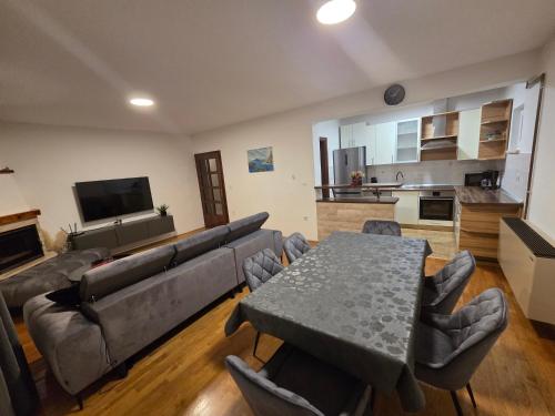 Apartment Marina Sea View & Jacuzzi