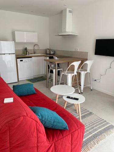 Charming 4-person apartment with garden