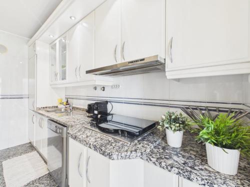 2BR w/ Balcony – Heart of Cascais | By Airnest