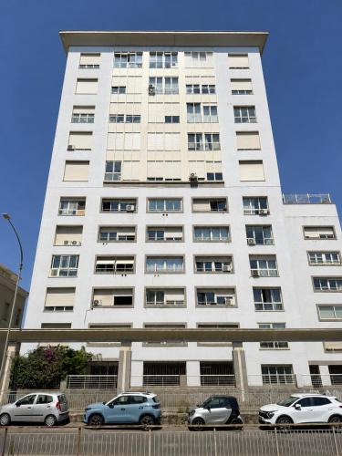 Loft luminoso con posto auto privato, 4 posti letto - Metro Lodi a 5 minuti