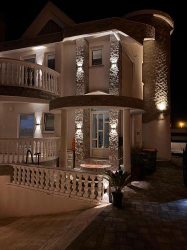 Villa Marco Luxury Villa - Heated Pool and Terrace