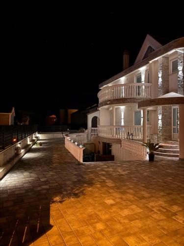 Villa Marco Luxury Villa - Heated Pool and Terrace