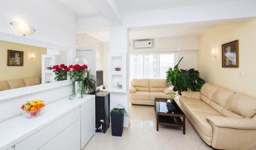 Apartments with parking space Kastel Stafilic, Kastela - 27426