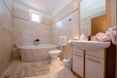 Apartments by the sea Supetarska Draga - Gonar, Rab - 27566