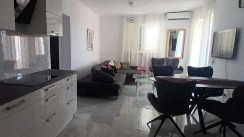Apartments by the sea Rogoznica - 27497