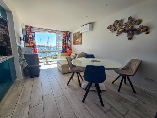 Appartement avec climatisation, vue port - 4 pers.