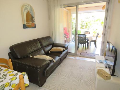 T2 cabine climatisé avec jardin, parking inclus