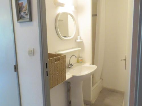 T2 cabine climatisé avec jardin, parking inclus