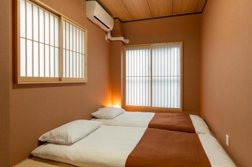 3 Bedrooms House for 6, Limousine bus to Haneda Airport, Direct bus to Disney, 2-minute walk to the station, 2 toilets, Netflix