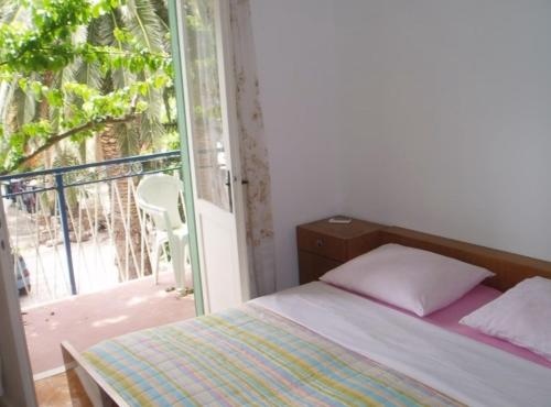 Apartments and Rooms Juradin