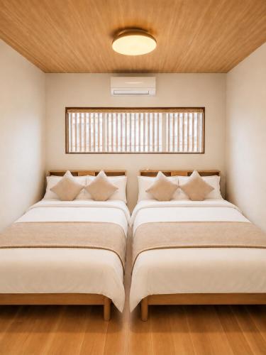 3-Min Walk to Tengachaya Entire Japanese Townhouse Direct to Namba & KIX Sleeps 8
