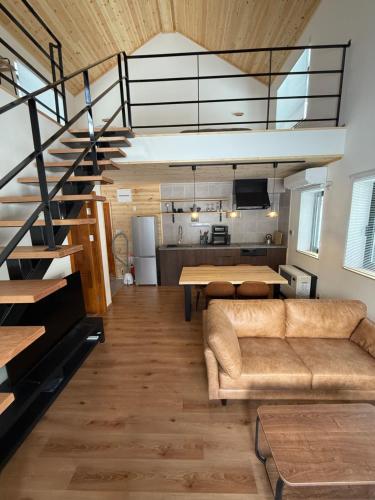 Hakuba Hutch A&B