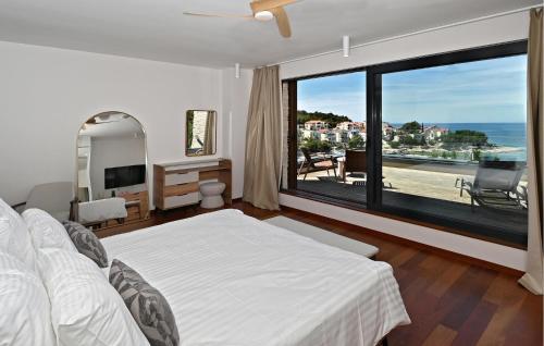 Awesome Home In Primosten