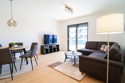 Apartment Cosmopolitan by Belmont Realty