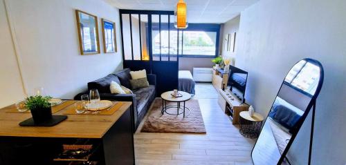 Le Port Cros 10, Superbe Studio en Bord de Mer, Jolie Vue, Parking privé, Climatisation
