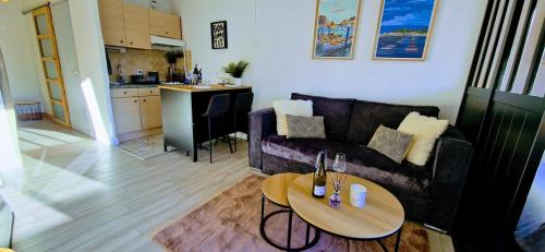 Le Port Cros 10, Superbe Studio en Bord de Mer, Jolie Vue, Parking privé, Climatisation