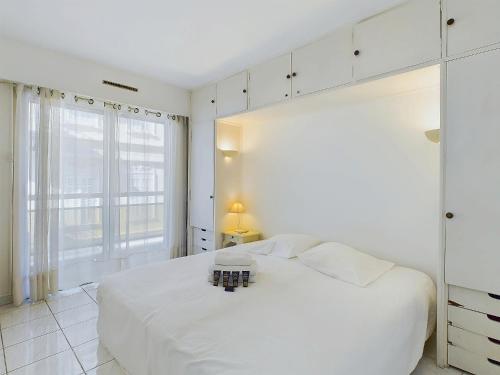 2 bedroom, 2 bathrooms, 2 mins from the Croisette, Monod 348