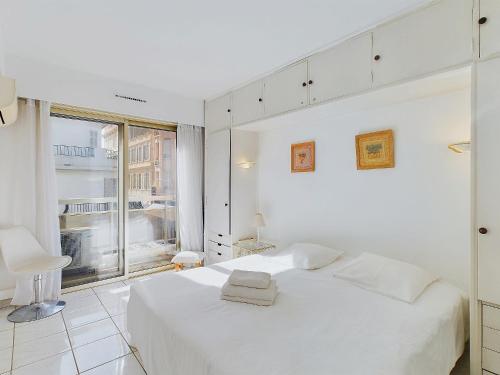 2 bedroom, 2 bathrooms, 2 mins from the Croisette, Monod 348
