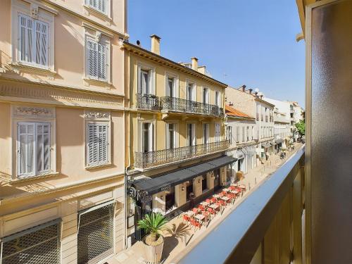 2 bedroom, 2 bathrooms, 2 mins from the Croisette, Monod 348