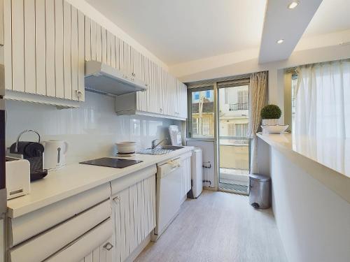 2 bedroom, 2 bathrooms, 2 mins from the Croisette, Monod 348