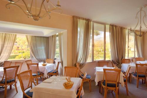 En restaurant eller et spisested på TH Ortano - Ortano Mare Village