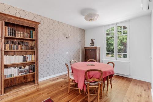House with terrace and barbecue in Toulouse