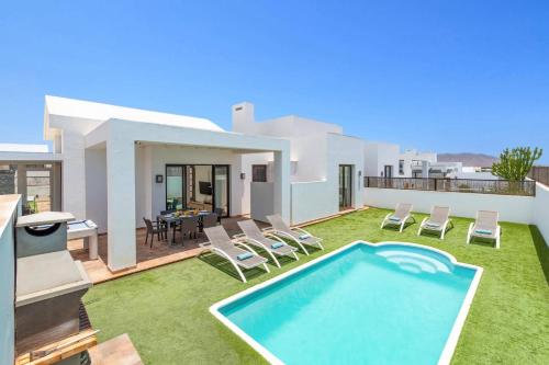 Villa Janubio by Villa Plus