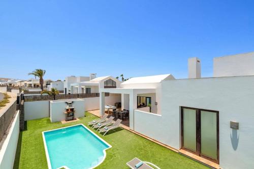 Villa Janubio by Villa Plus