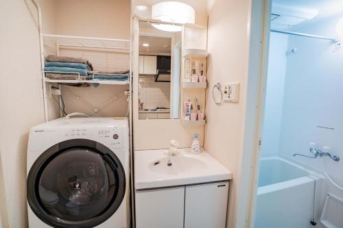 1003Room 5 mins walk from JR Kinshicho North Exit On level 10 with lift access offering a clear view of Tokyo Skytree Easy rail access includes a balcony plus quiet indoor spaces quiet indoor space