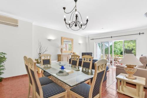 Cozy 1Bdr Flat with Pool and Garage by Lovelystay