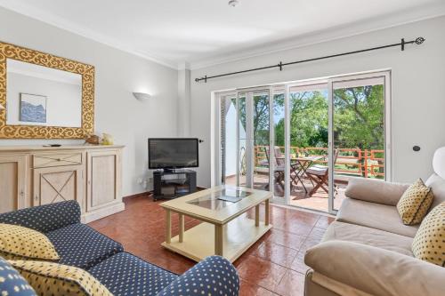 Cozy 1Bdr Flat with Pool and Garage by Lovelystay