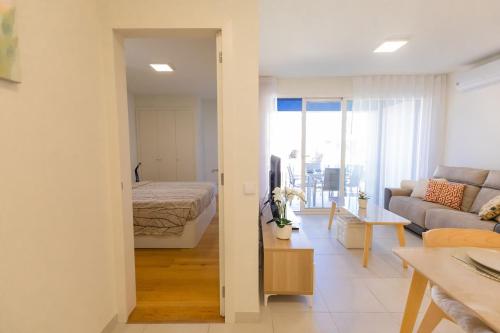 Modern Apt 2BR with balcony and gym HH