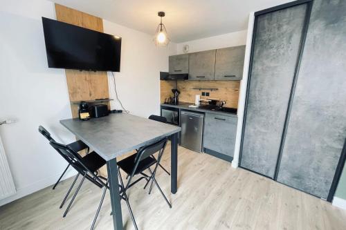 Studio with balcony and Wifi in Toulouse