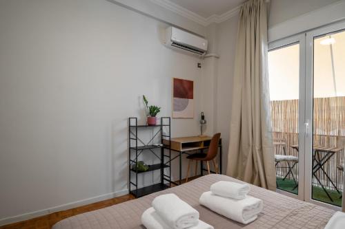 Athens City Apartment Walk to Metro Ideal City Stay