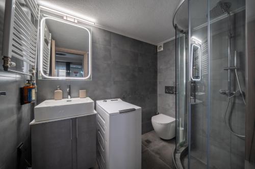 Athens City Apartment Walk to Metro Ideal City Stay